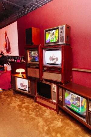 TV, old, large - LED Screen